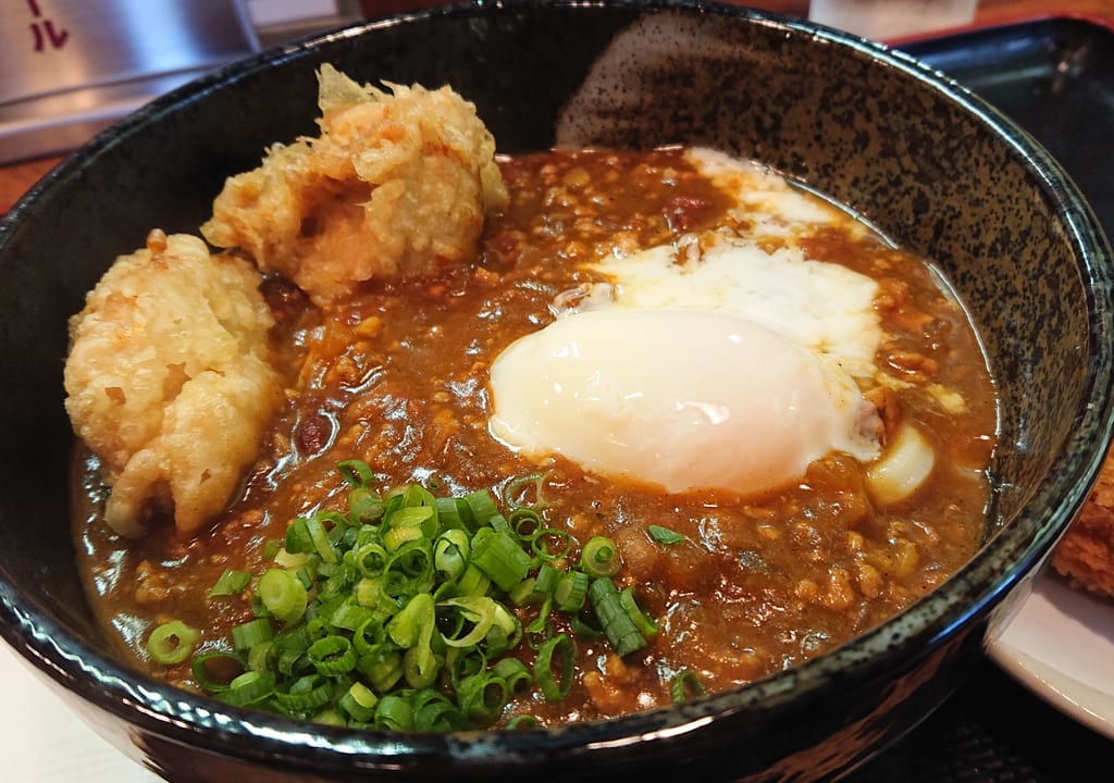 かしわ天と温泉玉子のカレーうどん