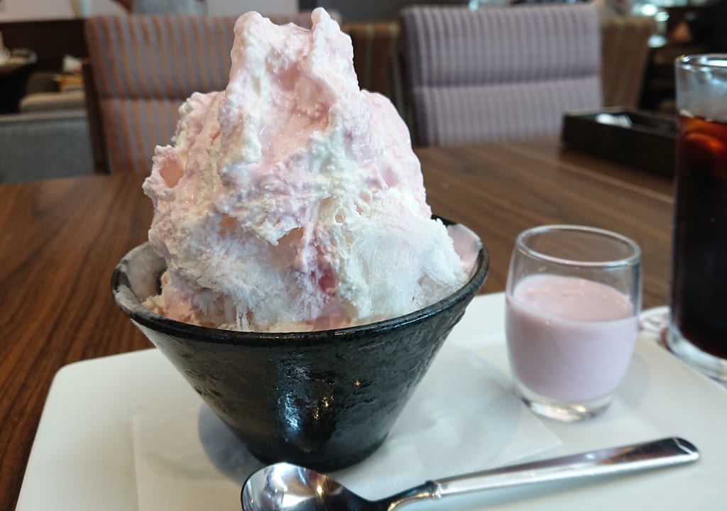 特製純氷かき氷ピンクチョコレートクリーム