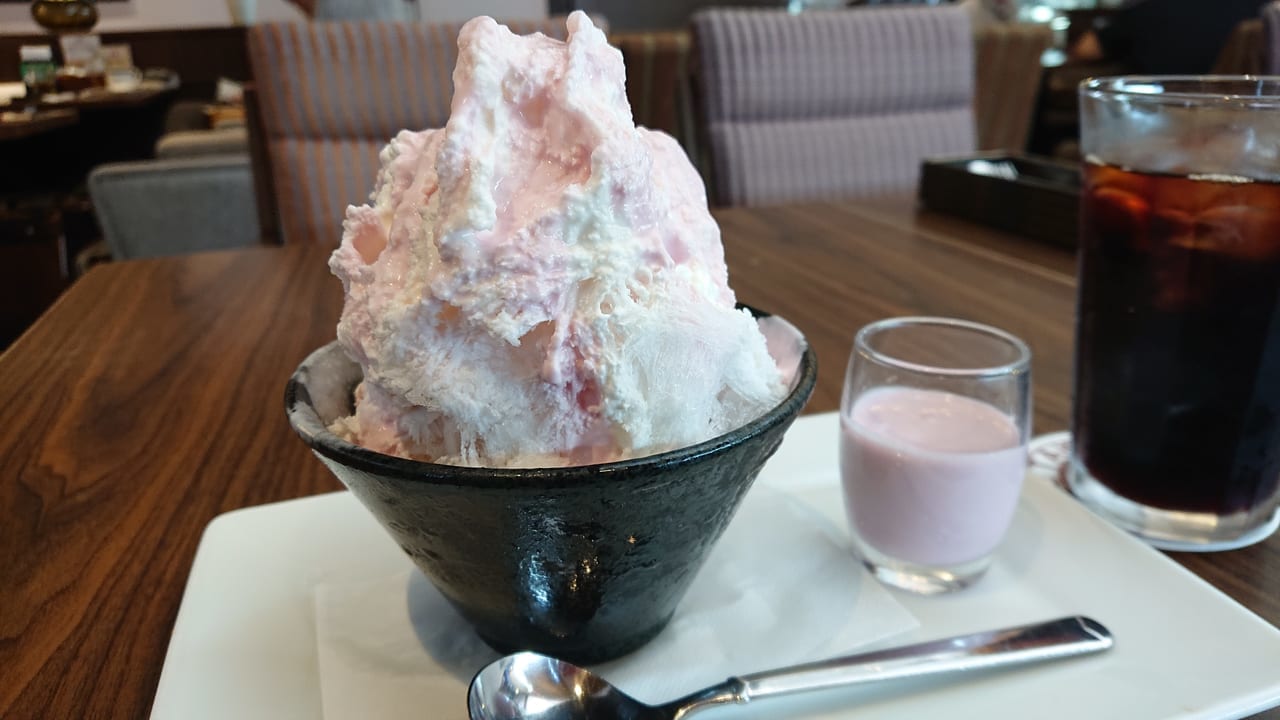 特製純氷かき氷ピンクチョコレートクリーム