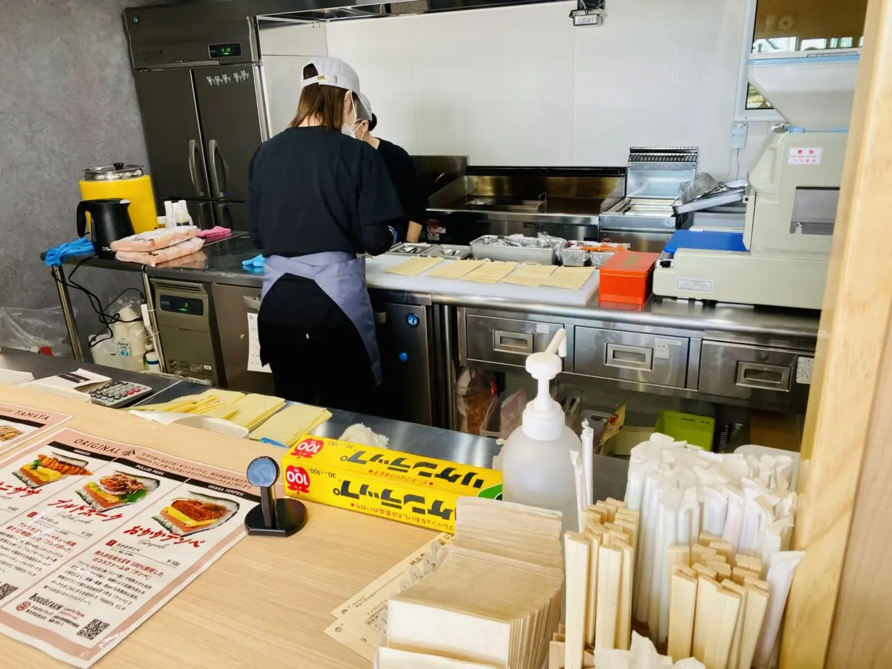 2024年11月30日(土)，千代田3丁目，眞田珈琲店の隣りにポークたまごおにぎりのテイクアウト専門店「YAMAYA」がオープンしました！