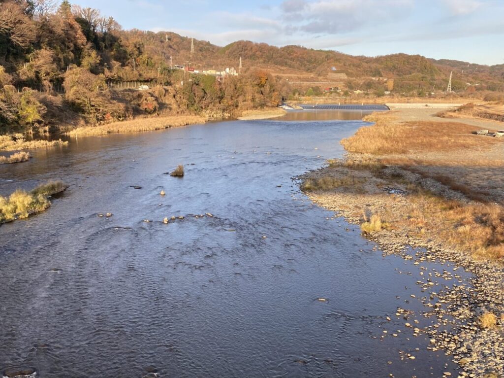 第64回相模川寒中水泳大会が2025年1月1日に相模川の高田橋付近で開催されます。