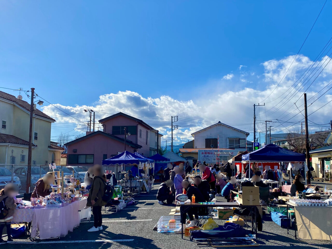 2025年1月13日、上溝三大まつりの一「溝のだるま市」が開催されました。おたきあげには各国から外国の方々が多く訪れていました。