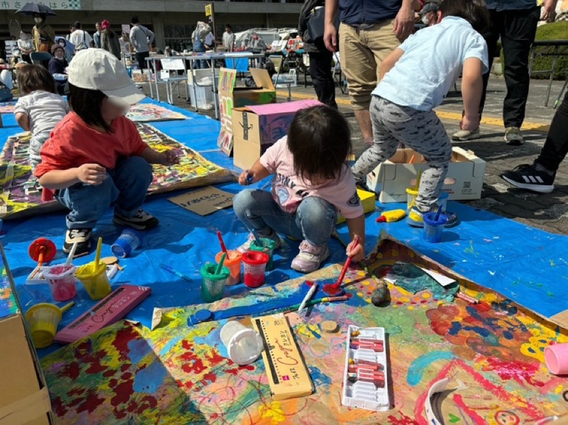 【相模原市中央区】線や色彩で遊ぼう！3/30(日)相模原市役所本館前広場にて「さがみはらSakura路上アート　アート市」開催