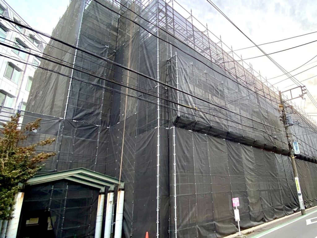 【相模原市中央区】3月上旬頃より工事が始まっていたJR矢部駅近くの「オオゼキ矢部店」跡地に変化がありました