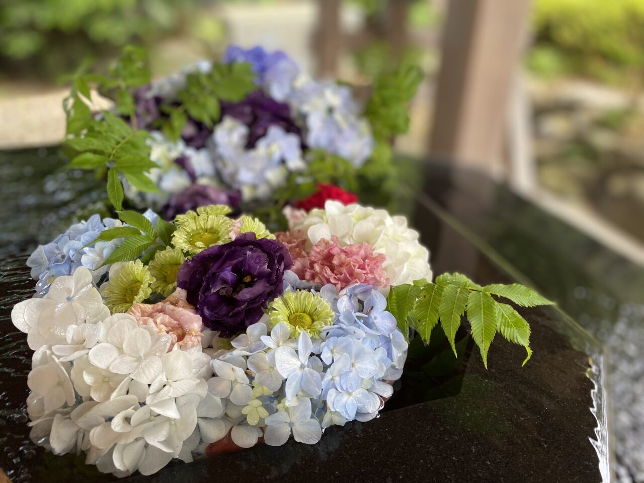 【相模原市中央区】「あじさい×中央区花手水」もうご覧になりましたか?中央区誕生15周年記念ロゴマークをモチーフにした花手水も!6/27(金)まで