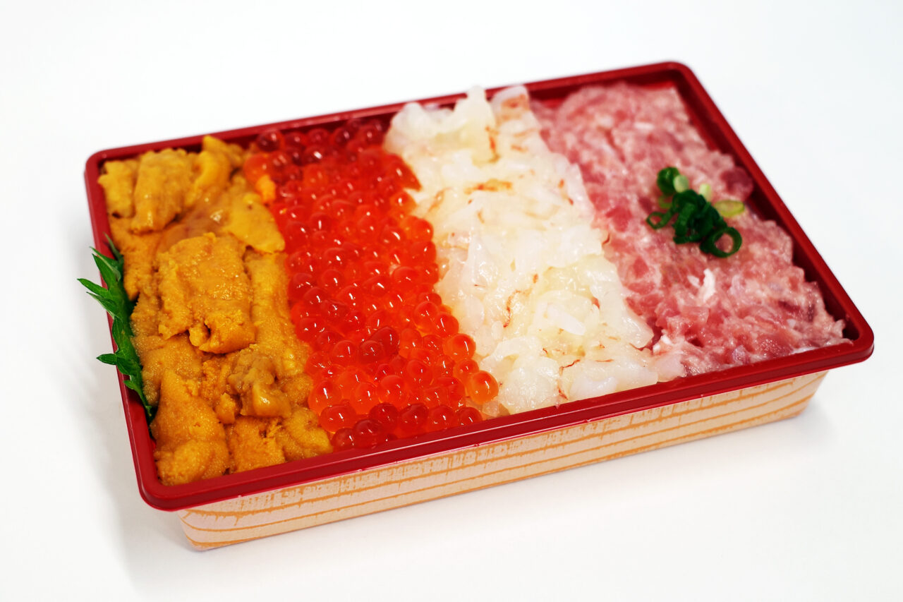 【相模原市中央区】角上魚類の寺泊本店限定の「四色丼」が最高金賞を受賞！ 相模原店を含む全店で期間限定販売へ