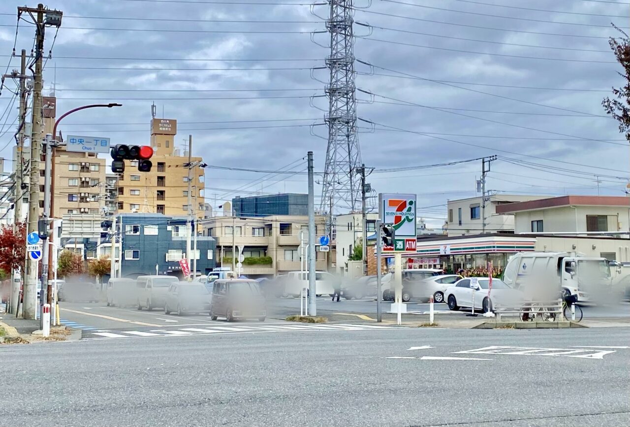 【相模原市中央区】セブン‐イレブン相模原6丁目店が本日11/6(木)にオープンしました!オープニングセールでは200個限定のスペシャルな「福袋」や、半額の「ななチキ」などお得が満載です! セールは11/8(土)まで