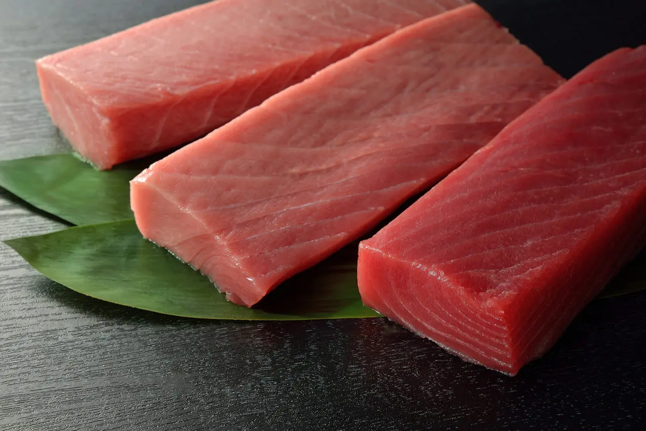 【相模原市中央区】角上魚類で新春恒例「初荷まぐろ」解体実演の開催決定! 1/5(月)に清新5丁目の「相模原店」を含め店舗限定で開催